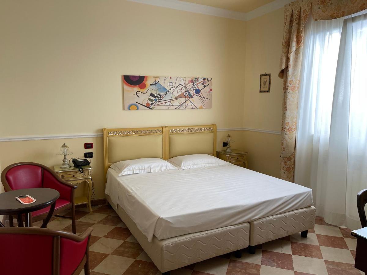 Hotel Trinacria Палермо Екстериор снимка