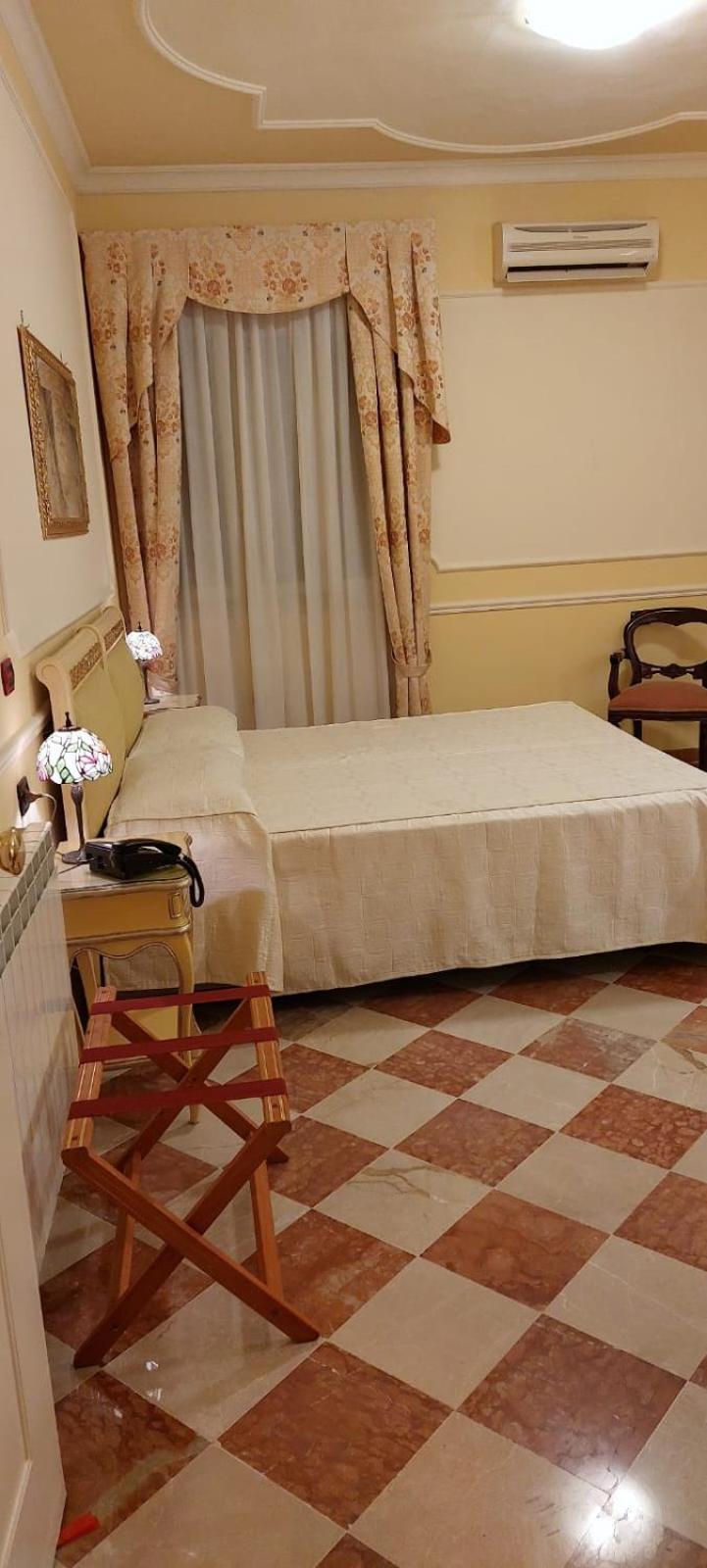 Hotel Trinacria Палермо Екстериор снимка